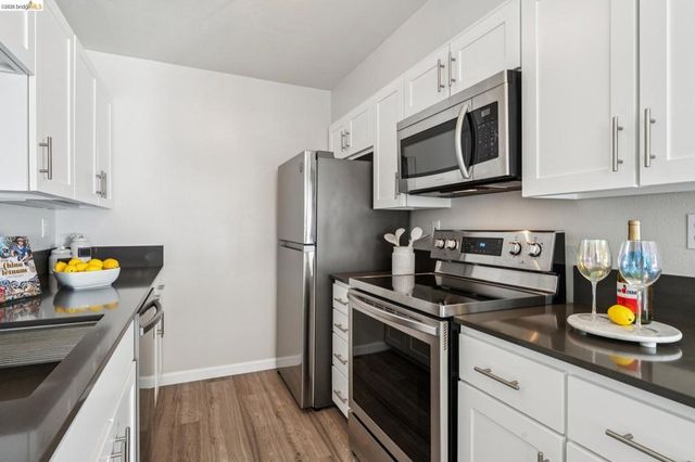 214 Bayside Ct, Richmond, CA 94804