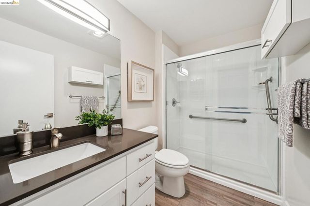 214 Bayside Ct, Richmond, CA 94804