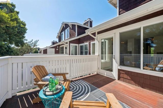 214 Bayside Ct, Richmond, CA 94804