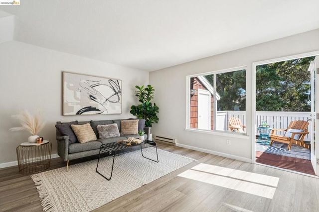 214 Bayside Ct, Richmond, CA 94804