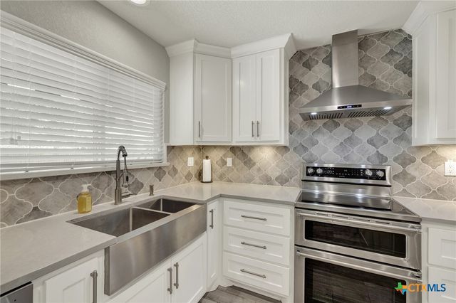 635 Riverside Path, Canyon Lake, TX 78133