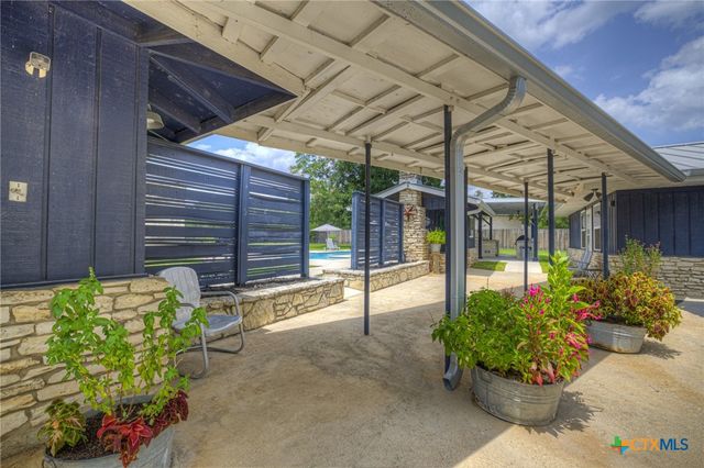 635 Riverside Path, Canyon Lake, TX 78133