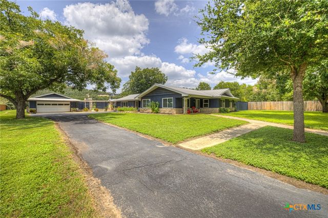 635 Riverside Path, Canyon Lake, TX 78133