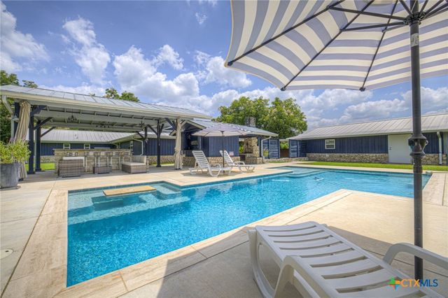 635 Riverside Path, Canyon Lake, TX 78133