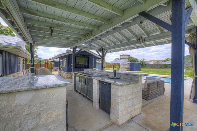 635 Riverside Path, Canyon Lake, TX 78133