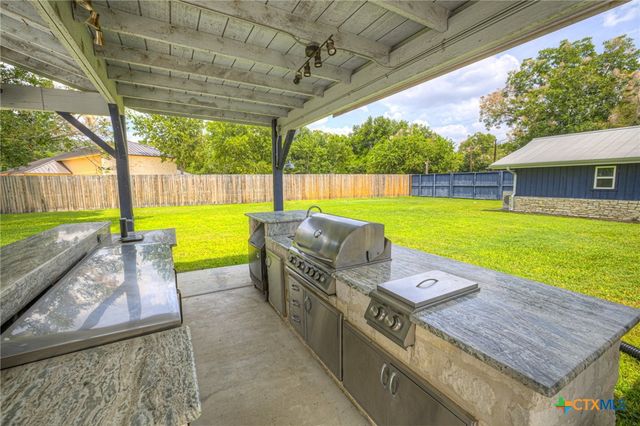 635 Riverside Path, Canyon Lake, TX 78133
