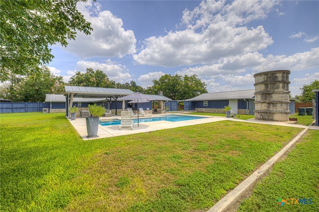 635 Riverside Path, Canyon Lake, TX 78133