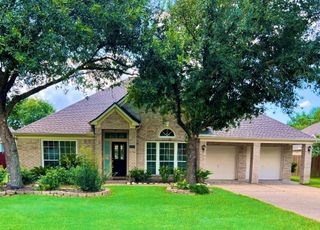 406 Bridge Crest Boulevard, Houston, TX 77082