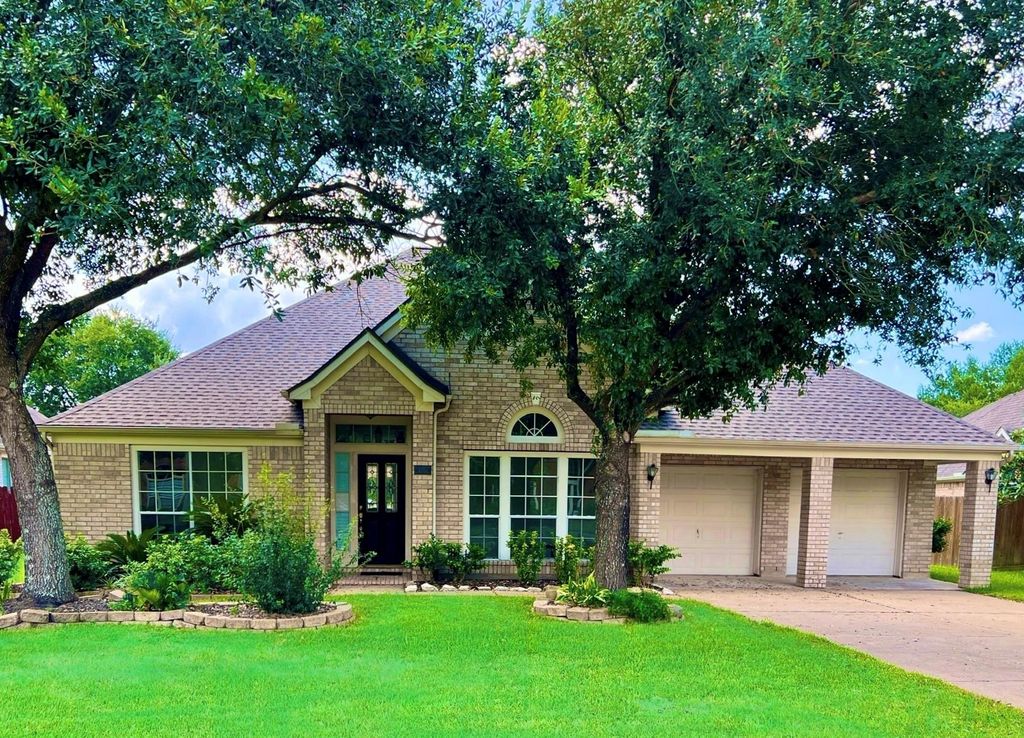 406 Bridge Crest Boulevard, Houston, TX 77082