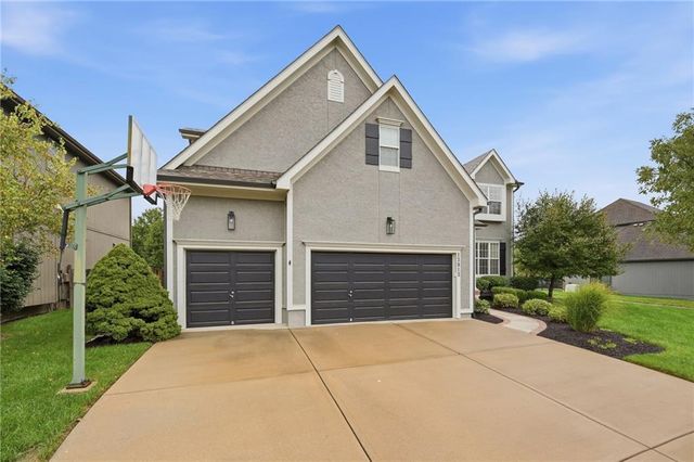 13813 Richards Street, Overland Park, KS 66221