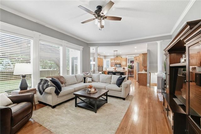 13813 Richards Street, Overland Park, KS 66221