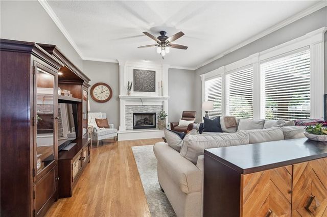 13813 Richards Street, Overland Park, KS 66221