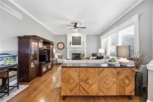 13813 Richards Street, Overland Park, KS 66221