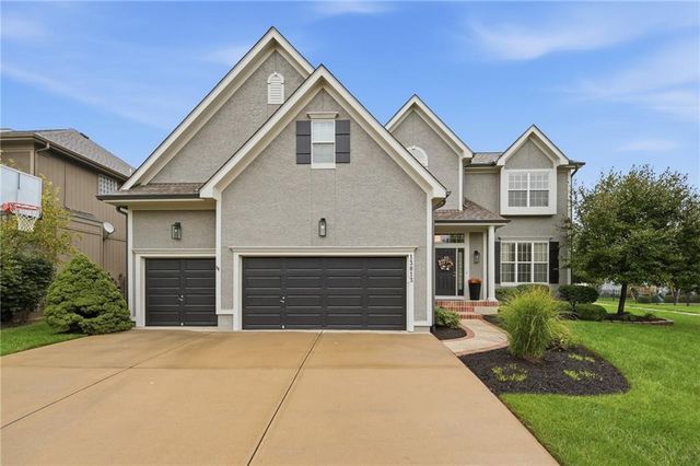 13813 Richards Street, Overland Park, KS 66221