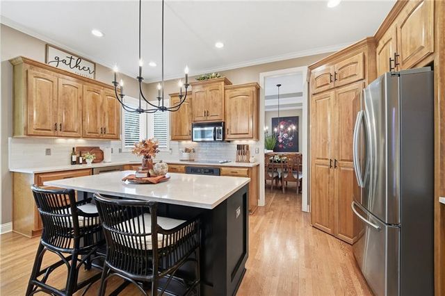 13813 Richards Street, Overland Park, KS 66221