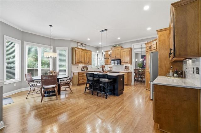 13813 Richards Street, Overland Park, KS 66221