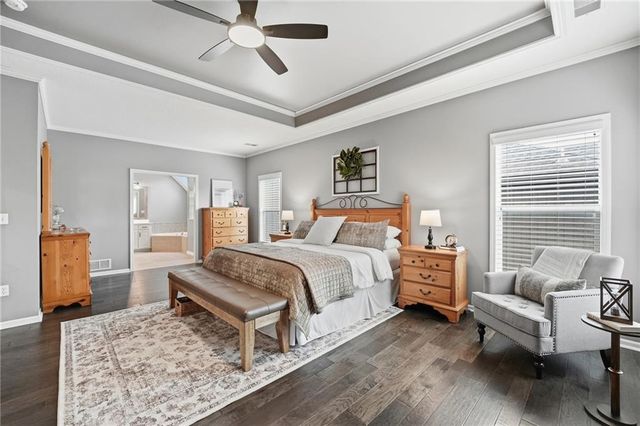 13813 Richards Street, Overland Park, KS 66221