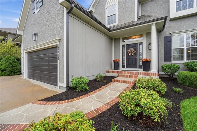 13813 Richards Street, Overland Park, KS 66221