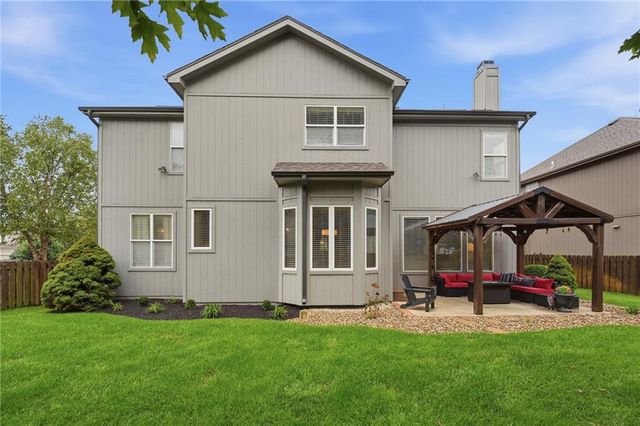 13813 Richards Street, Overland Park, KS 66221