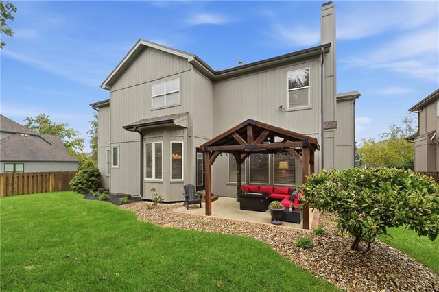 13813 Richards Street, Overland Park, KS 66221