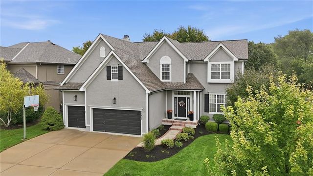 13813 Richards Street, Overland Park, KS 66221