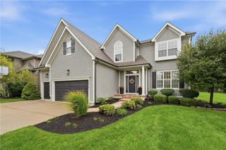 13813 Richards Street, Overland Park, KS 66221