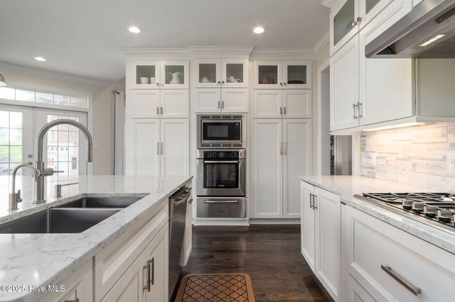 111 Rollingwood Drive, New Bern, NC 28562