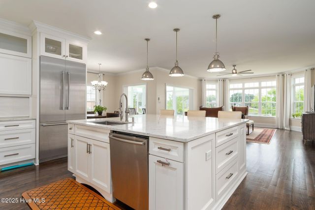 111 Rollingwood Drive, New Bern, NC 28562