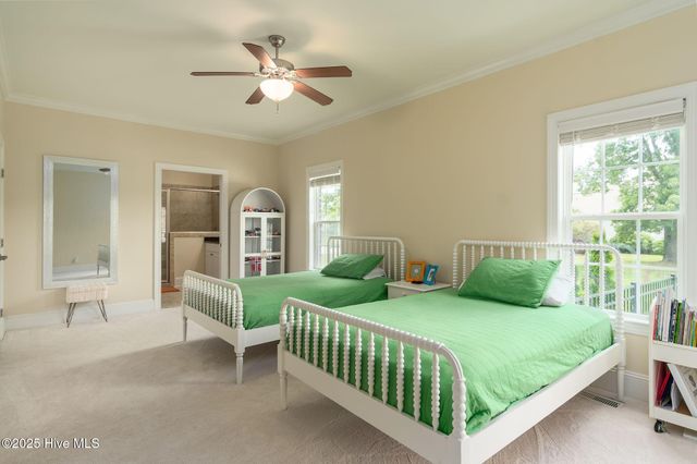 111 Rollingwood Drive, New Bern, NC 28562