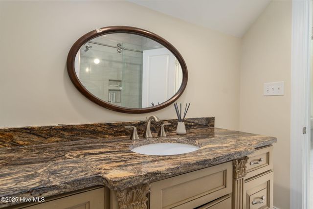 111 Rollingwood Drive, New Bern, NC 28562