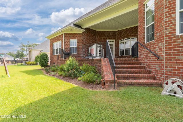 111 Rollingwood Drive, New Bern, NC 28562