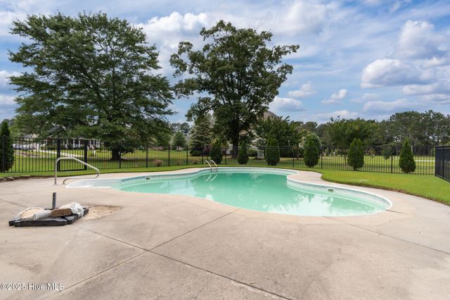 111 Rollingwood Drive, New Bern, NC 28562