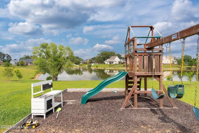 111 Rollingwood Drive, New Bern, NC 28562