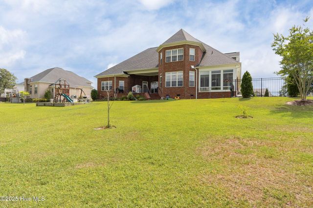 111 Rollingwood Drive, New Bern, NC 28562