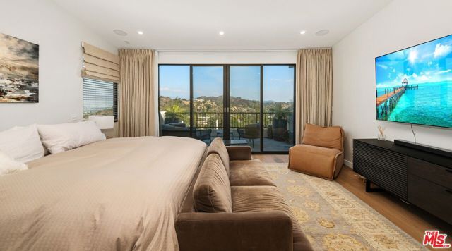 8545 Charl Lane, Los Angeles, CA 90046