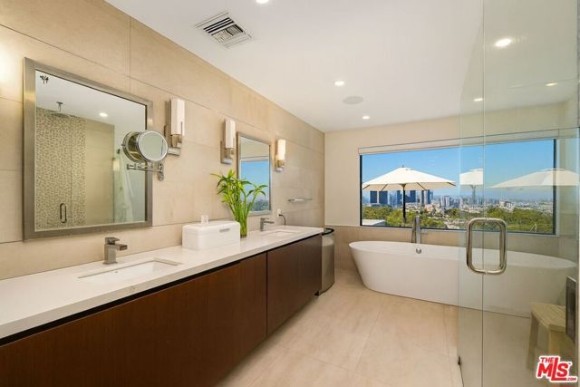 8545 Charl Lane, Los Angeles, CA 90046