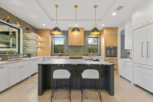 2637 Dixiana Drive, Farmers Branch, TX 75234