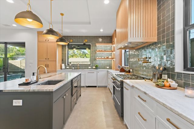 2637 Dixiana Drive, Farmers Branch, TX 75234