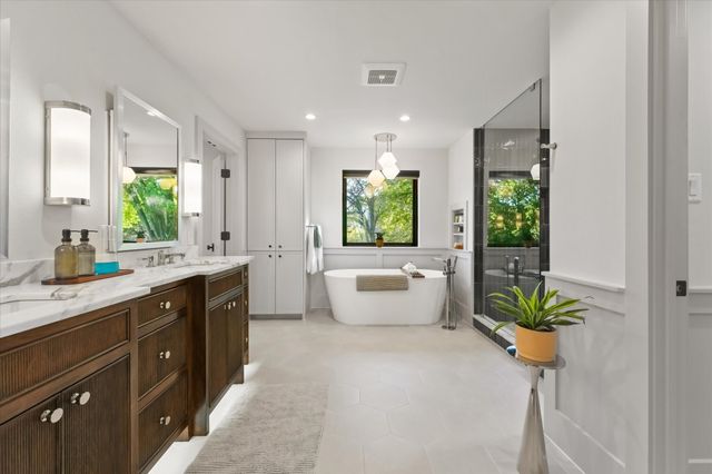 2637 Dixiana Drive, Farmers Branch, TX 75234