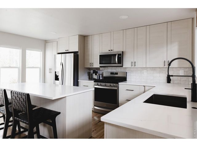 806 Butte Pass Dr, Fort Collins, CO 80526
