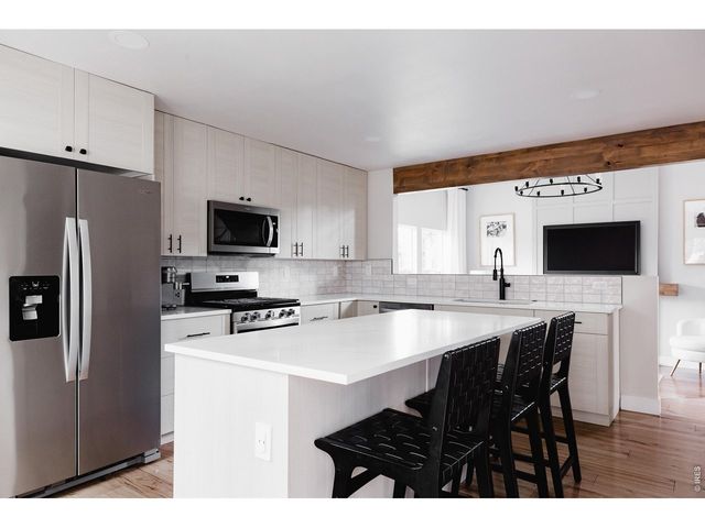 806 Butte Pass Dr, Fort Collins, CO 80526