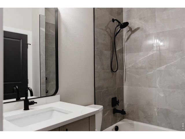 806 Butte Pass Dr, Fort Collins, CO 80526
