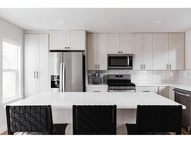 806 Butte Pass Dr, Fort Collins, CO 80526