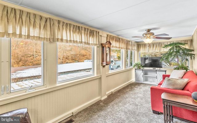 1988 WINDY HILL RD, New Freedom, PA 17349