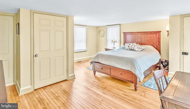 1988 WINDY HILL RD, New Freedom, PA 17349