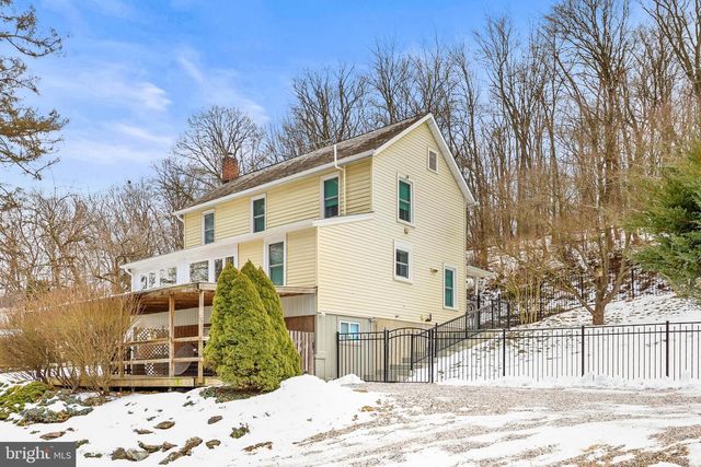 1988 WINDY HILL RD, New Freedom, PA 17349