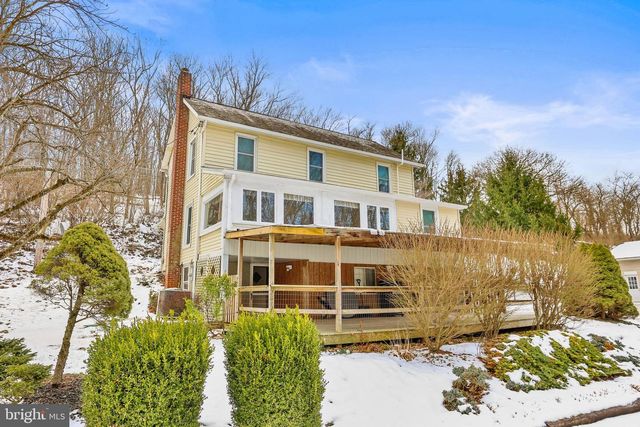 1988 WINDY HILL RD, New Freedom, PA 17349