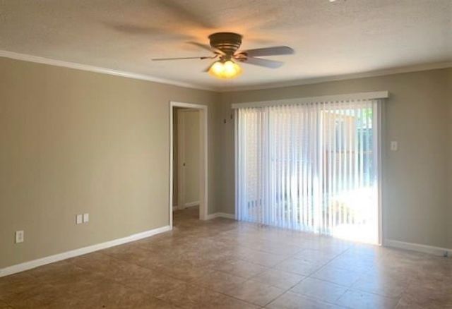 1853 Dolphin Drive, Seabrook, TX 77586