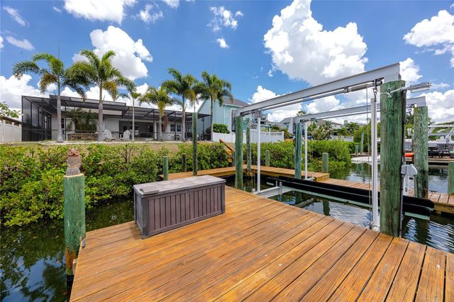 1116 KINGFISH PLACE, Apollo Beach, FL 33572