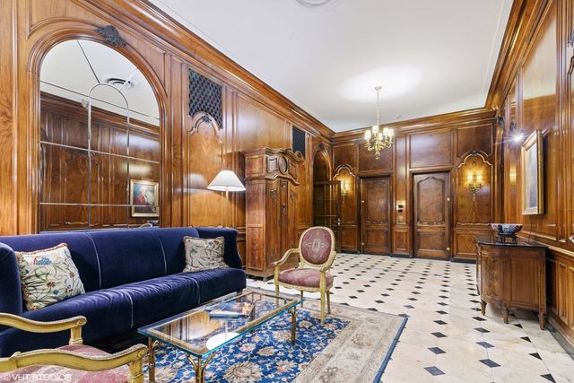 2000 N Lincoln Park West Parkway 905, Chicago, IL 60614